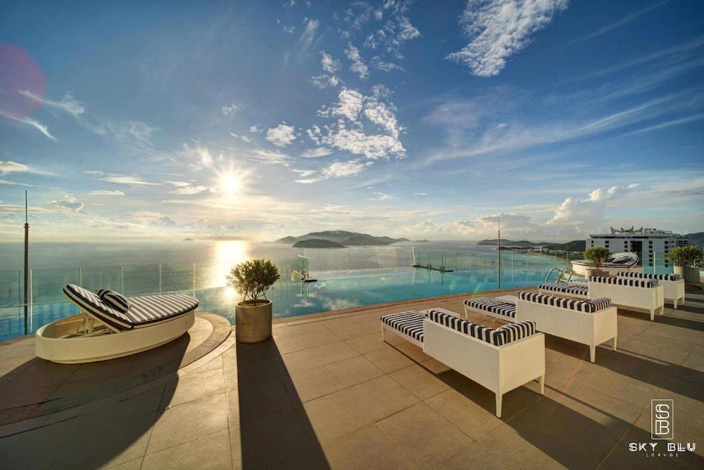 Panorama Central Nha Trang- Vietnam'S Highest Infinitive Rooftop Pool Exterior foto