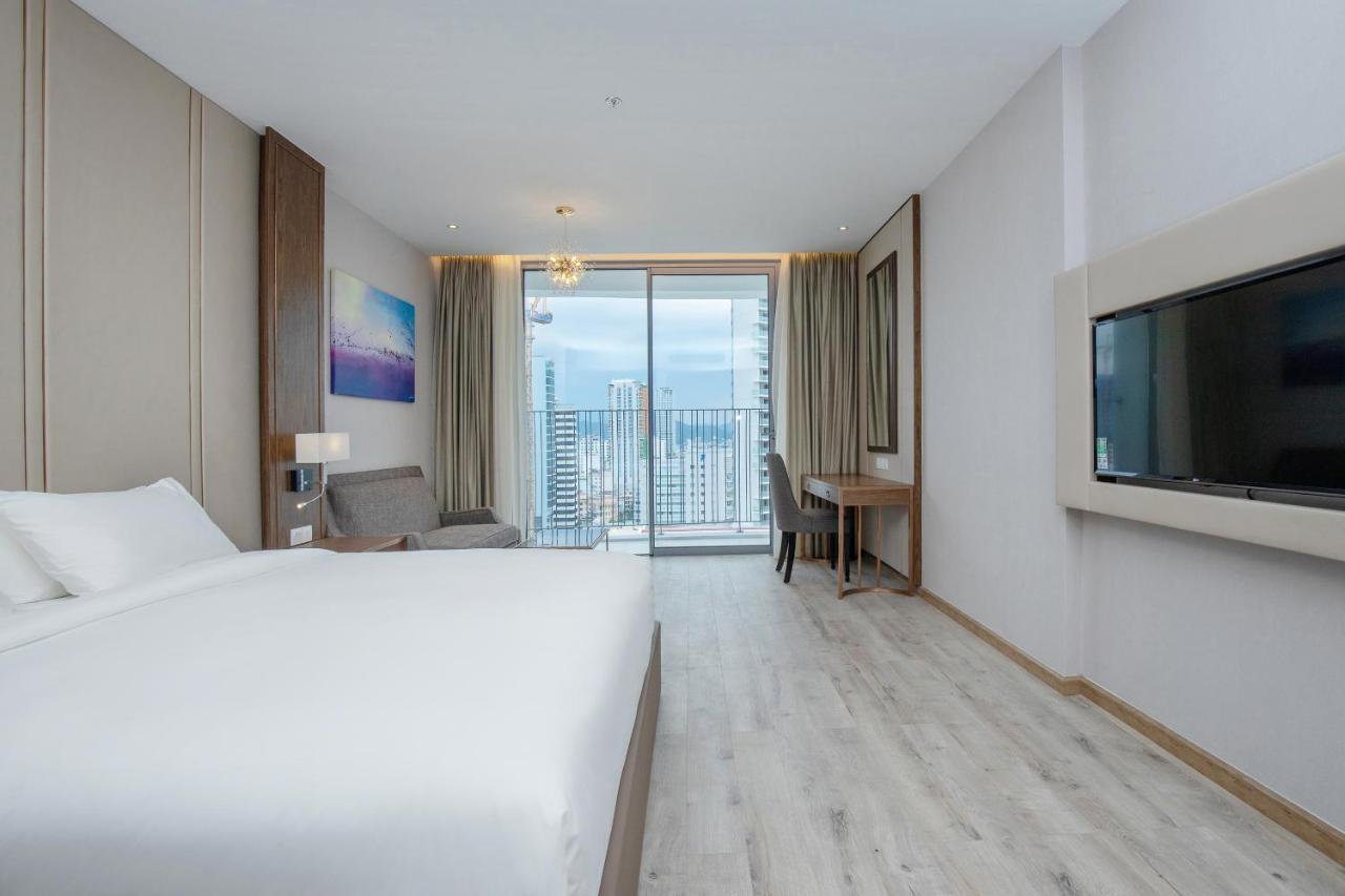 Panorama Central Nha Trang- Vietnam'S Highest Infinitive Rooftop Pool Exterior foto