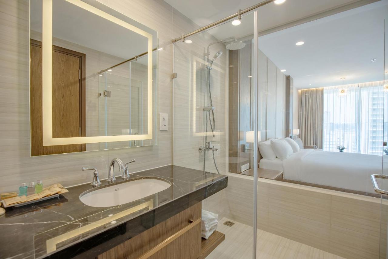 Panorama Central Nha Trang- Vietnam'S Highest Infinitive Rooftop Pool Exterior foto