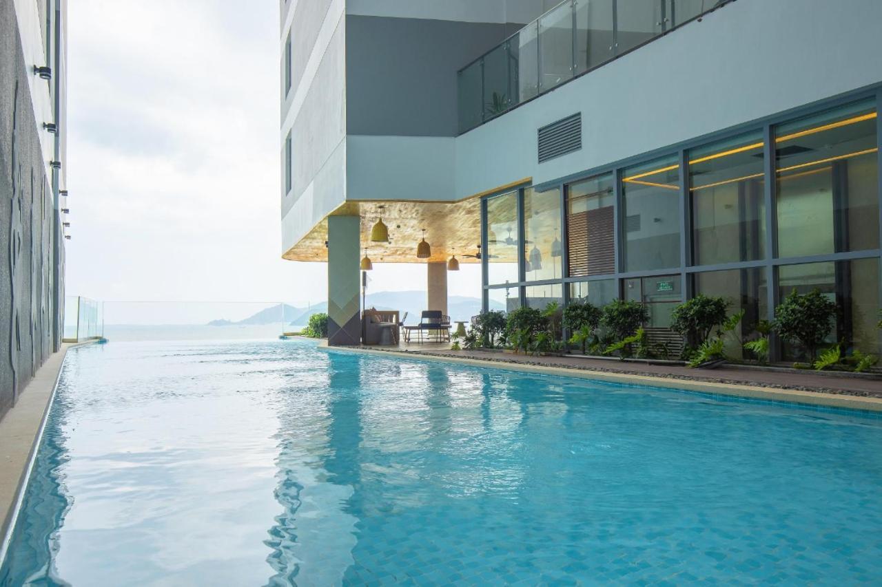 Panorama Central Nha Trang- Vietnam'S Highest Infinitive Rooftop Pool Exterior foto